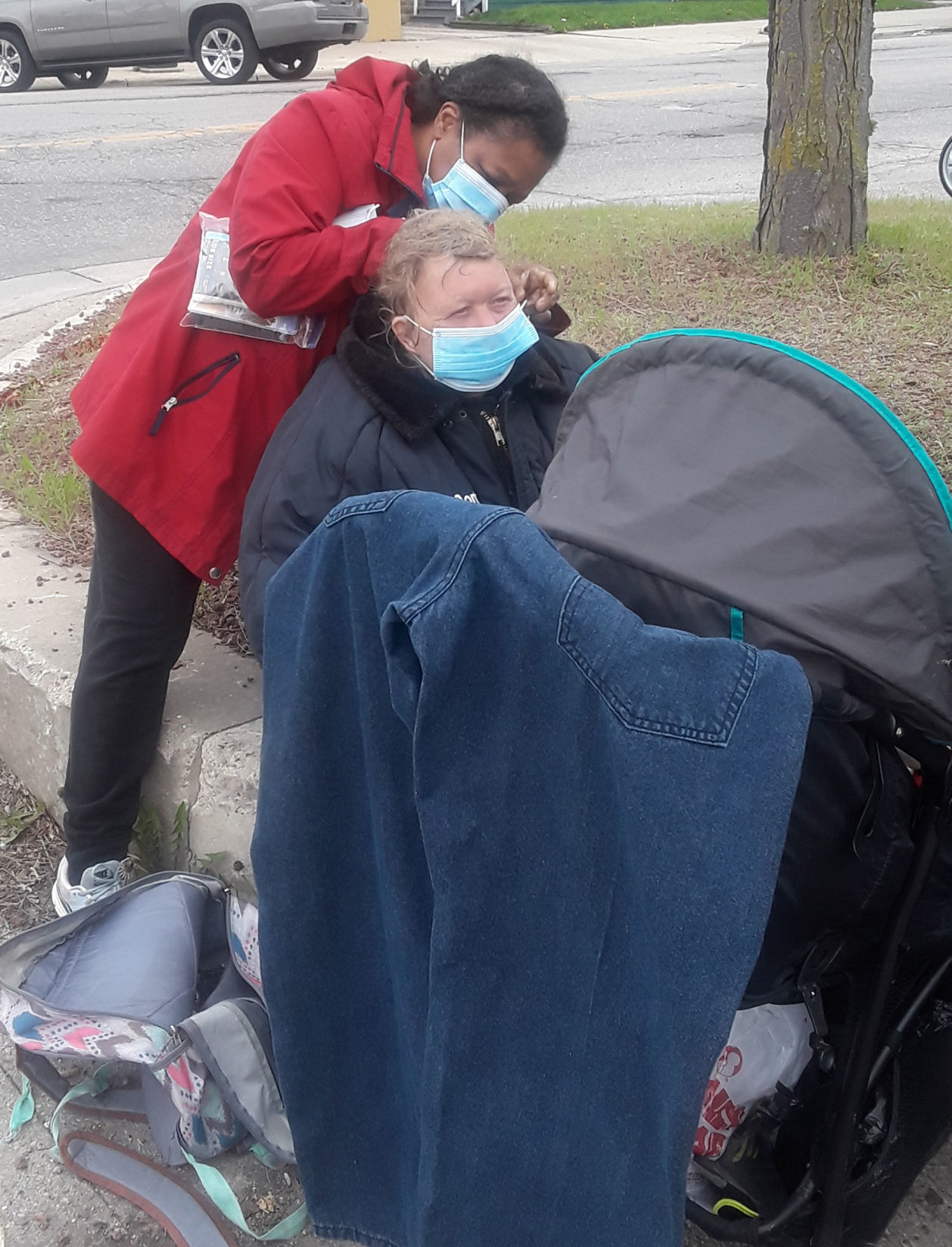 Walking in My Shoes hands out "Stay Safe on the Streets package